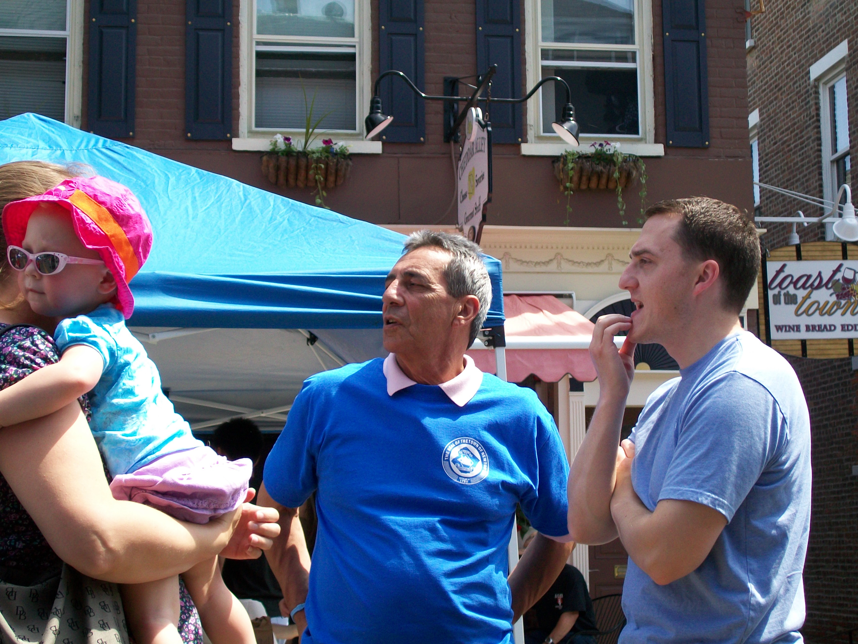 Councilman Ricciardo chatting with some residents